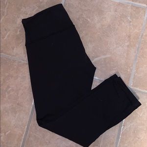 Cropped Wunder Under high rise lululemon leggings